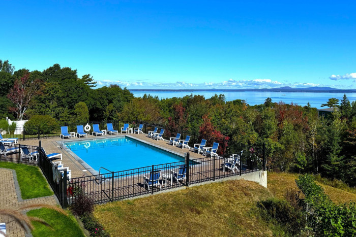 Atlantic Eyrie Lodge — , 