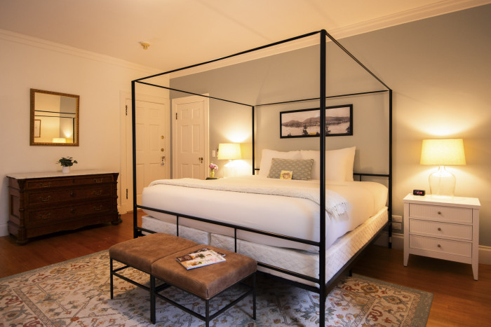 Hearthside Inn Bed & Breakfast — , 
