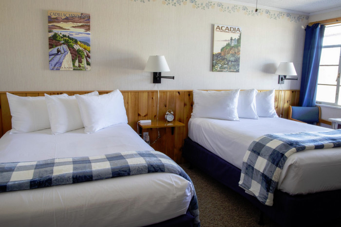 Isleview Motel & Cottages — Trenton, ME