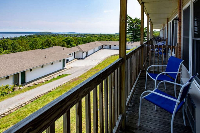 Wonder View Inn & Suites — , 