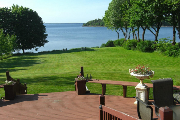 Saltair Inn Waterfront Bed & Breakfast — , 
