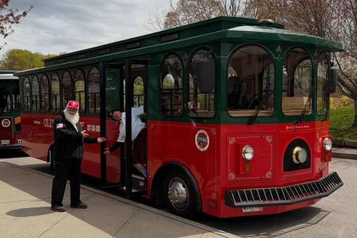 Oli's Trolley — Bar Harbor, ME